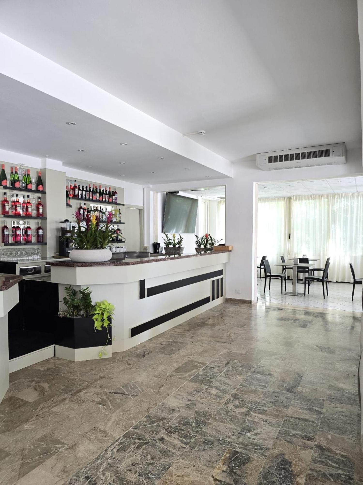 Hotel Helios Beach Milano Marittima Ngoại thất bức ảnh